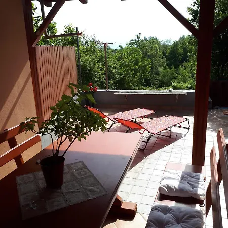 Guest house House Fraluni *